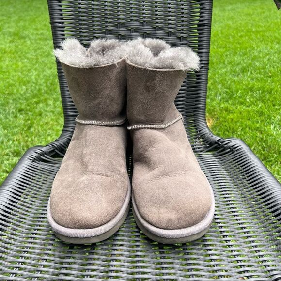 UGG Mini Bailey Bow II Boot Grey women’s Size 10 (US) - Picture 16 of 16